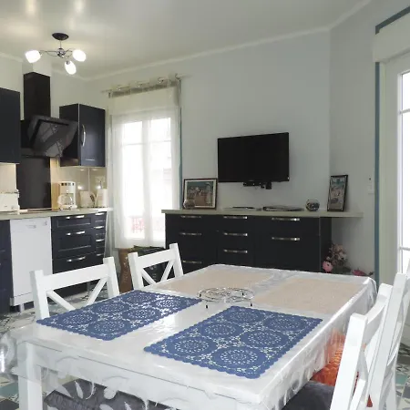 Mes Souvenirs 1er Etage Wifi Lit Fait Taxe De Sejour Incluse